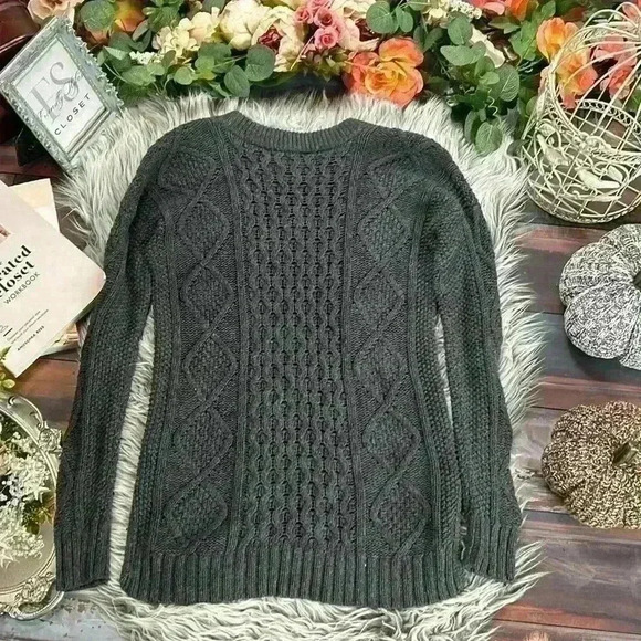 Madewell Cable Knit Long Sleeve Crew Neck Thick Sweater, XXS - Picture 9 of 9